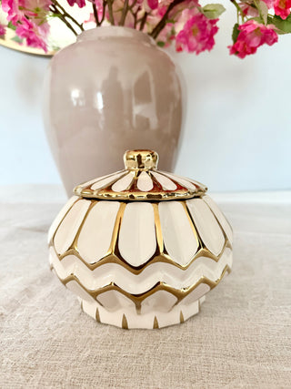 Luxury White and Gold Ceramic Jar – Elegant Decorative Storage Jar – Home Decor