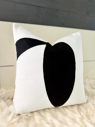 Set Of 2 Decorative Throw Pillow + Down Feather Insert - Black & White  (22" X 22")