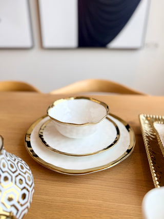 Luxury White Dinnerware Set With Gold Trim (3 pieces)
