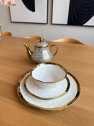 Luxury White Dinnerware Set With Gold Trim (3 pieces)