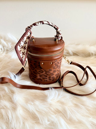 Wild Elegance Leopard Print Bucket Bag – Brown