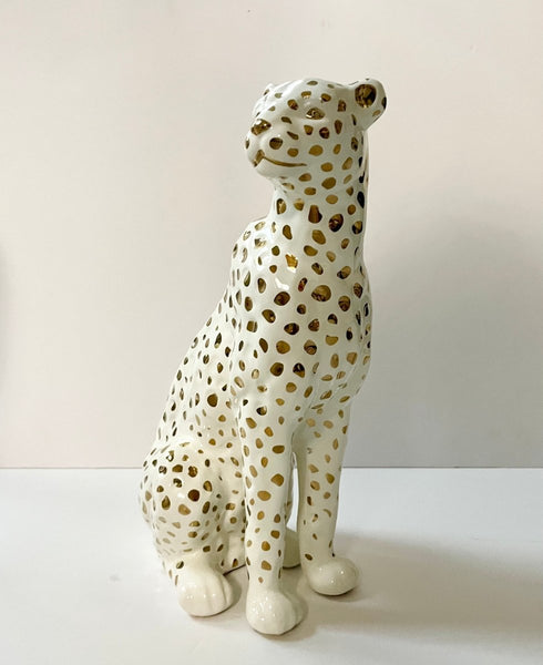 Hot Cheetah Statue