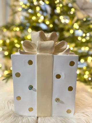 Lighted Gift Box - Resin Christmas Decoration - DesignedBy The Boss