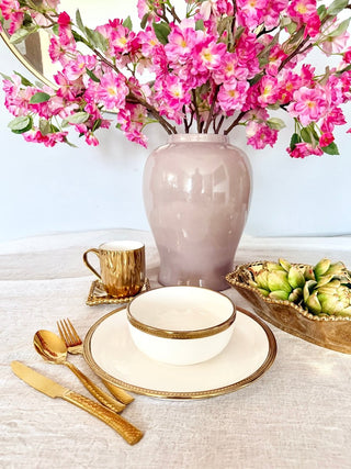 Luxury White Dinner Service with Embossed Gold Decoration (2 Pieces) - DesignedBy The Boss