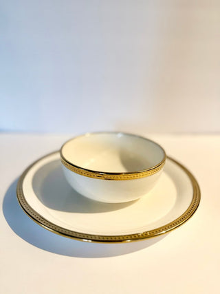 Luxury White Dinner Service with Embossed Gold Decoration (2 Pieces) - DesignedBy The Boss