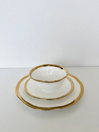 Luxury White Dinnerware Set With Gold Trim (3 pieces) - DesignedBy The Boss