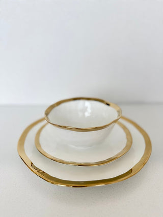 Luxury White Dinnerware Set With Gold Trim (3 pieces) - DesignedBy The Boss