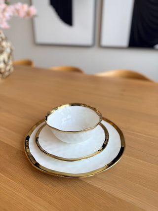 Luxury White Dinnerware Set With Gold Trim (3 pieces) - DesignedBy The Boss