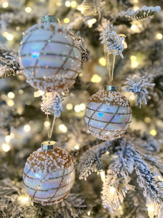 White & Gold Glass Ornaments For Holiday Decor (Set Of 4) - DesignedBy The Boss