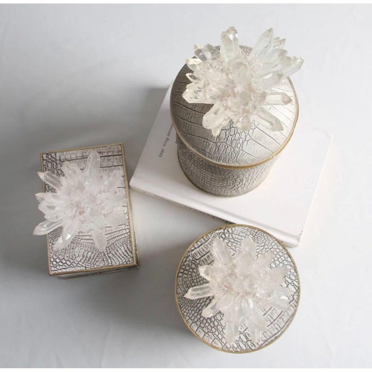 Cajas decorativas de flores de cristal con estuches de resina de cuero –  DesignedBy The Boss