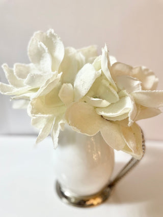 White Snowy Magnolia Bouquet Of 5 Stems - DesignedBy The Boss